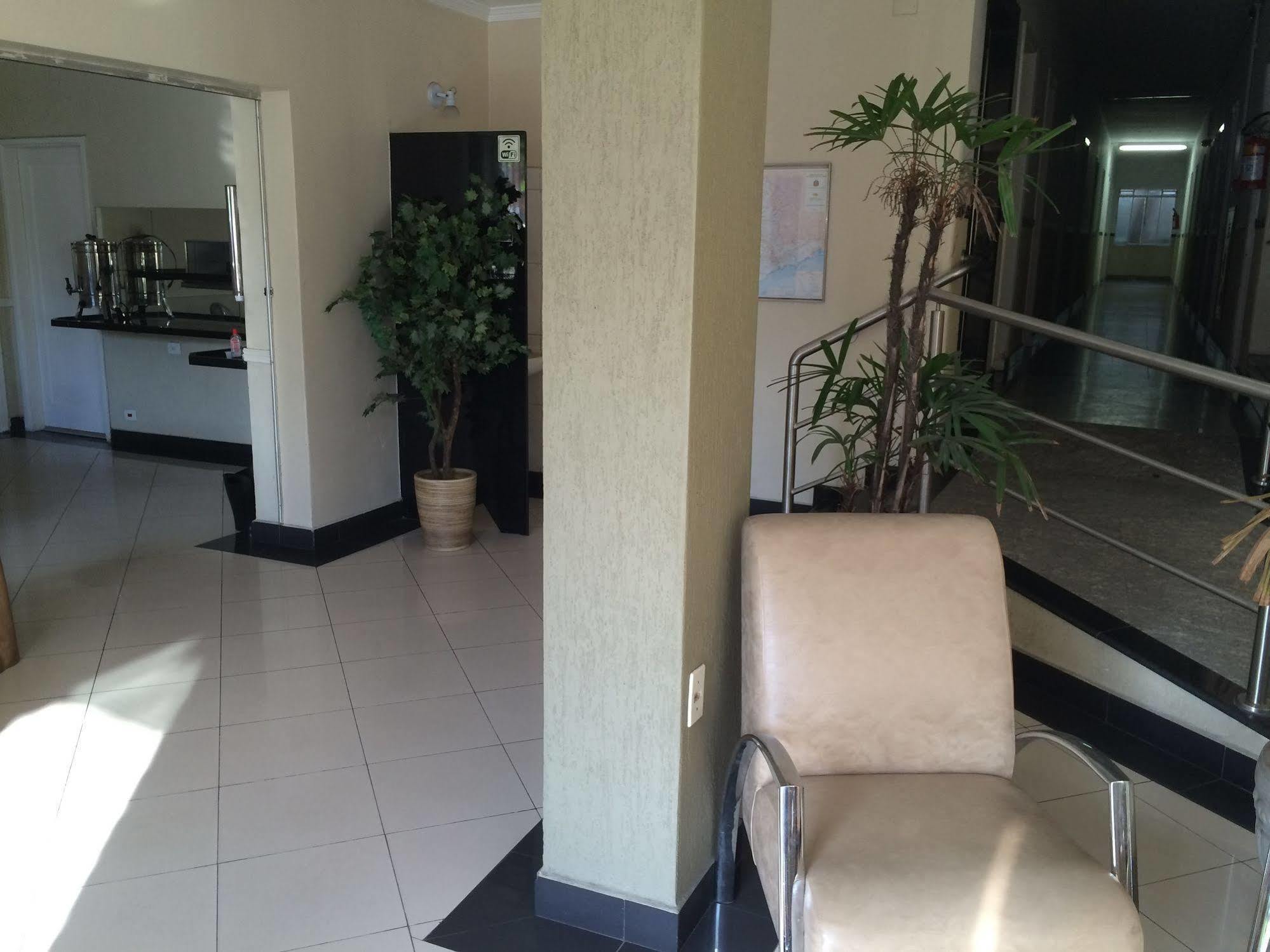Hotel Monteneve a 2 minutos do Bom Retiro, a 8 minutos da 25 de Março e ao lado do Comando Geral da Guarda Metropolitana São Paulo Extérieur photo