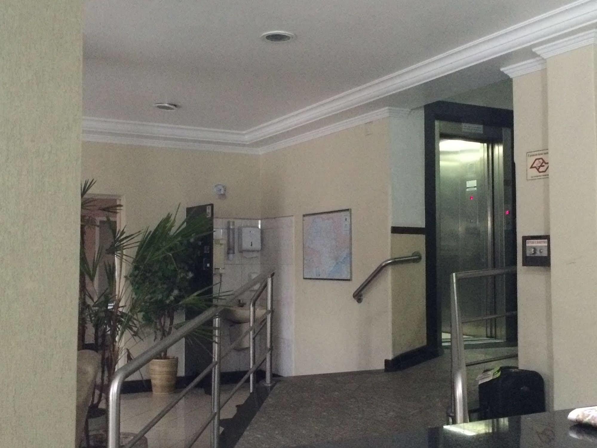 Hotel Monteneve a 2 minutos do Bom Retiro, a 8 minutos da 25 de Março e ao lado do Comando Geral da Guarda Metropolitana São Paulo Extérieur photo